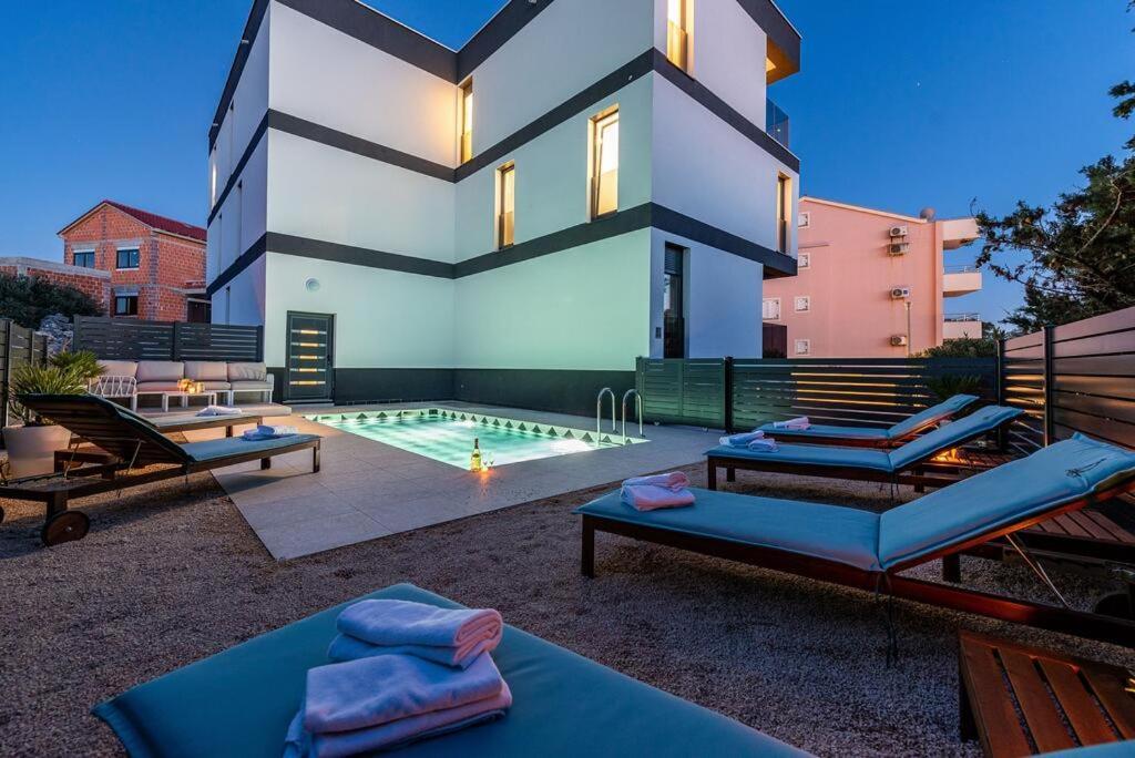 Apartments House Novel Новалья Экстерьер фото